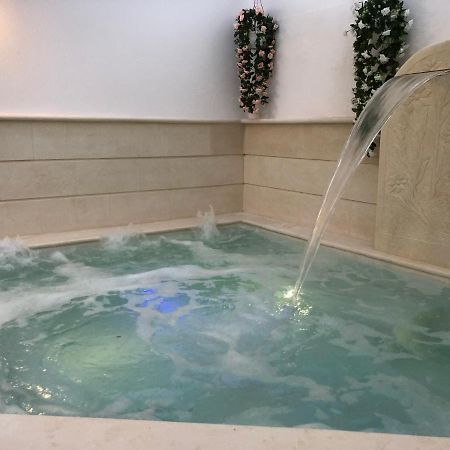 Glem Luxury Apartment Copertino Luaran gambar
